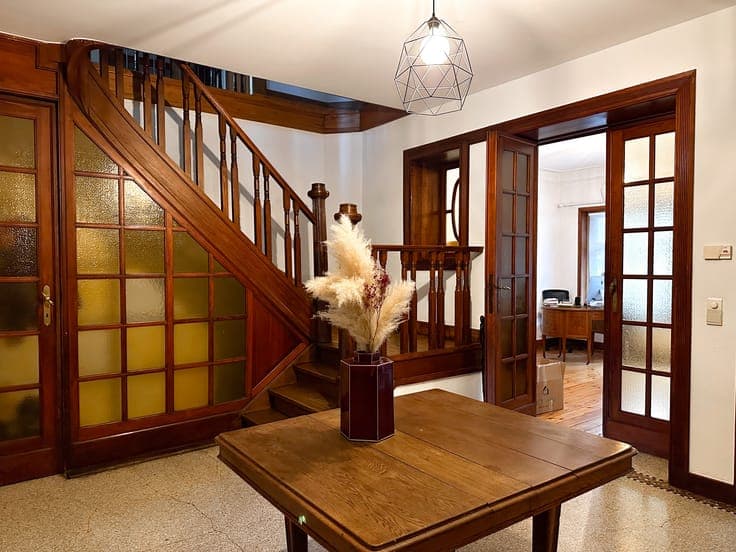 Art Nouveau Townhouse – Square Larousse District