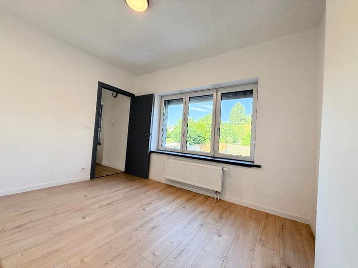 Grand maison - 3CH -2SLB - jardin- PUB B