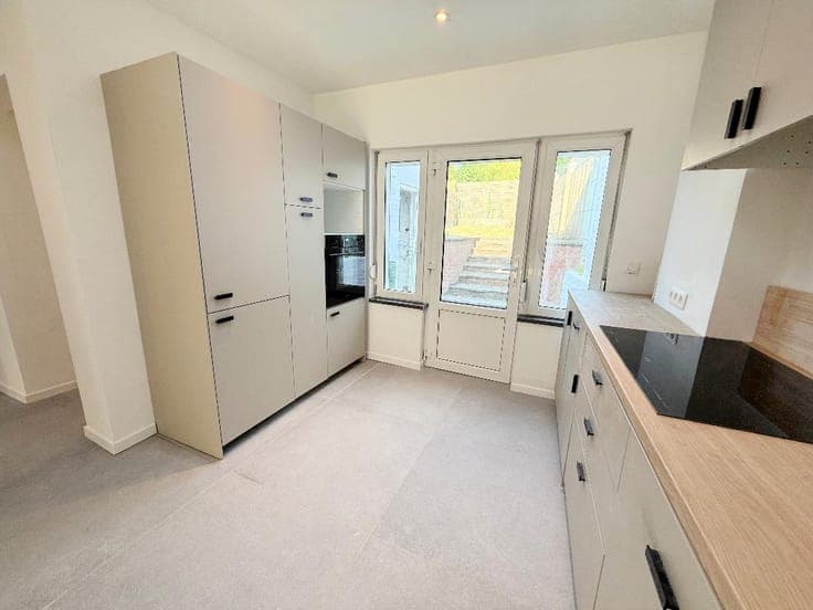 Grand maison - 3CH -2SLB - jardin- PUB B