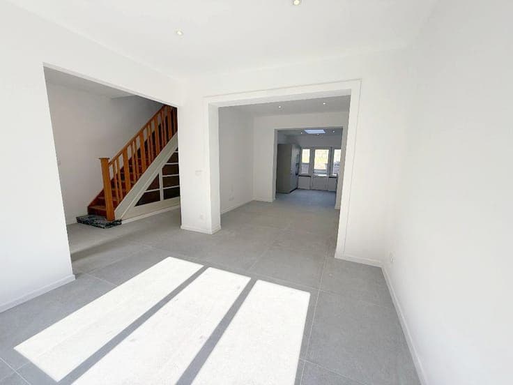 Grand maison - 3CH -2SLB - jardin- PUB B