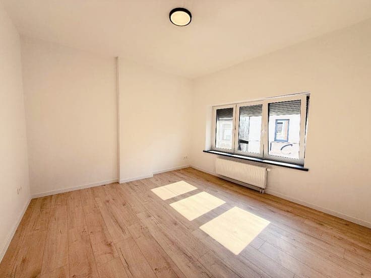 Grand maison - 3CH -2SLB - jardin- PUB B