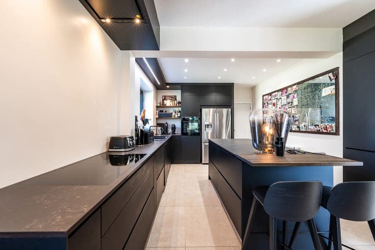 LASNE – Beautiful VILLA (5BR/4BA) fully renovated in 2021.