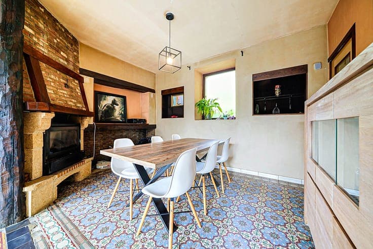Character house, 3 bedrooms, workshop and garden