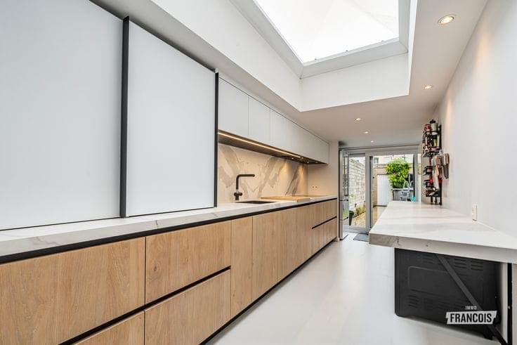 A spacious and contemporary home with a sunny garden and ex…