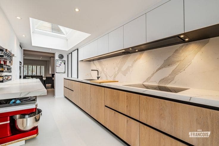 A spacious and contemporary home with a sunny garden and ex…