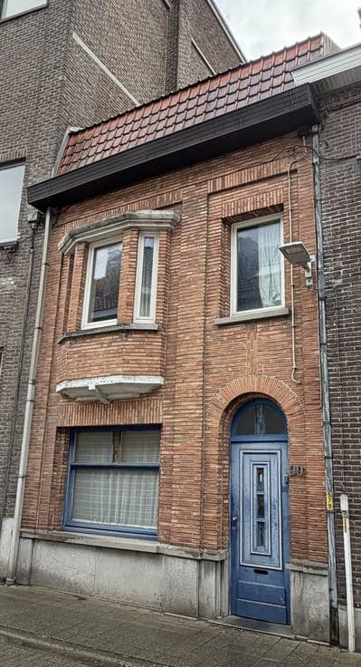 Characterful 1937 townhouse, 4 bedr., garden, Eeklo centre