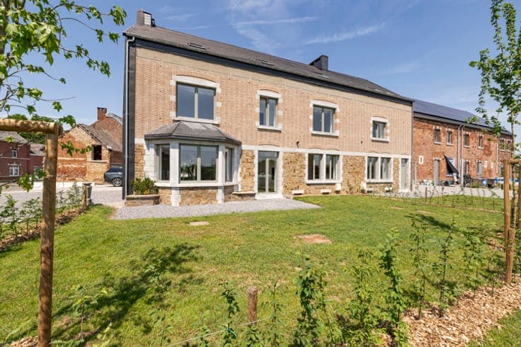 Spacious, characterful 3-sided house, fully renovated