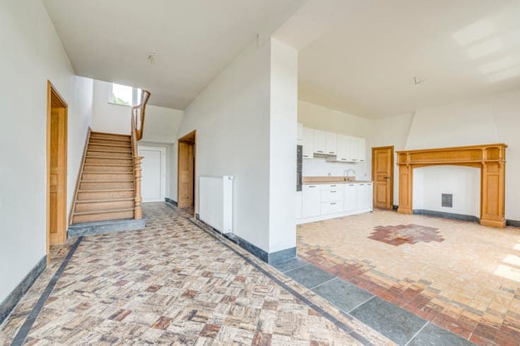 Spacious, characterful 3-sided house, fully renovated
