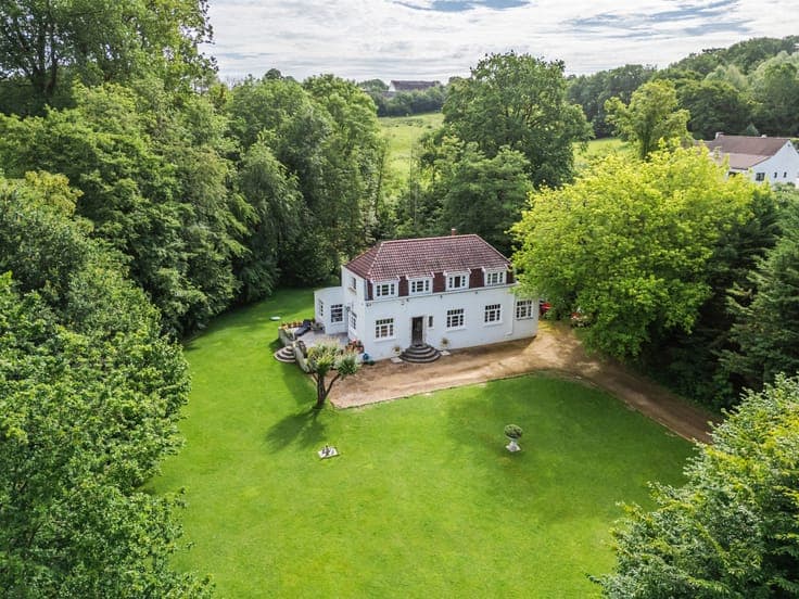 Magnificent character property in a peaceful setting.