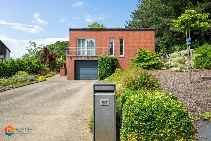 Woning met 3 slpkrs en tuin op perceel van 1617 m²