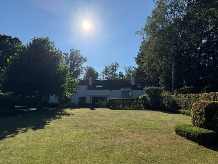 Tijdloze villa met riante tuin in een groene omgeving