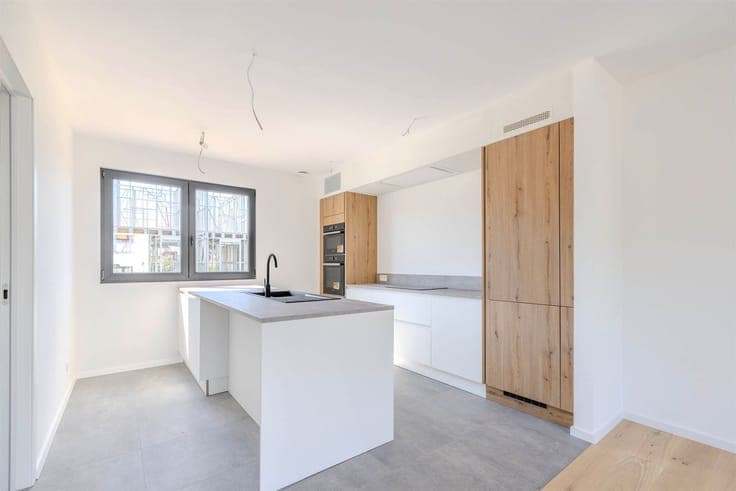 Stylish living in a small-scale, child-friendly subdivision?
