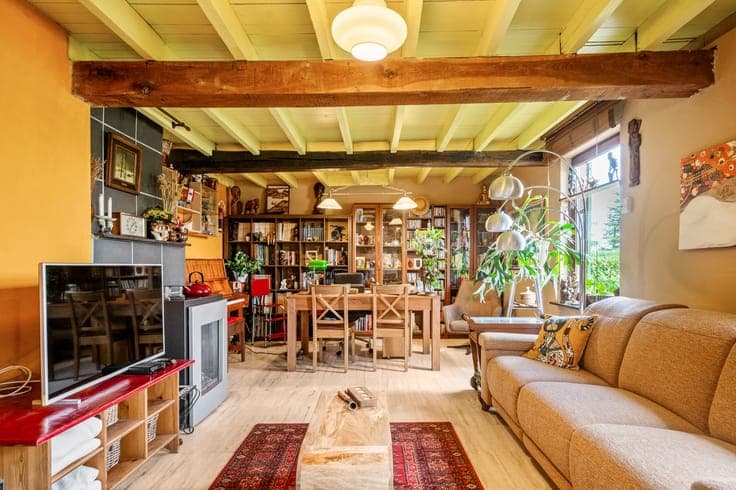 Charmante woning met mogelijkheid tot 5 slpkrs op een rui...