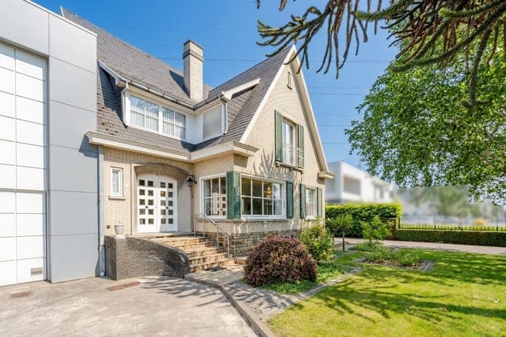 Spacious, charming home for sale in Harelbeke