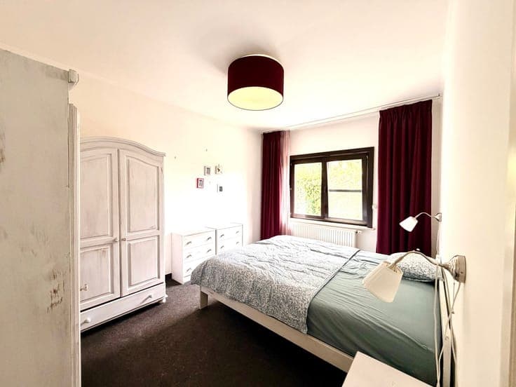 2-3 Bedroom House – Garage/Garden