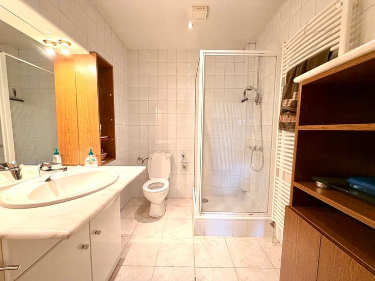 2-3 Bedroom House – Garage/Garden
