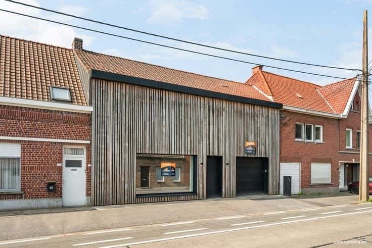 Ruime woonst met loods/magazijn en commerciële mogelijkhe...
