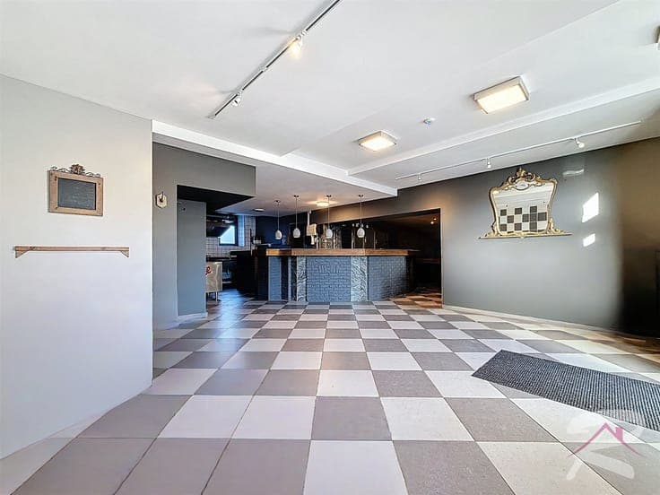 ESPACE COMMERCIAL (RESTAURANT + DIVERSES POSSIBILITES)