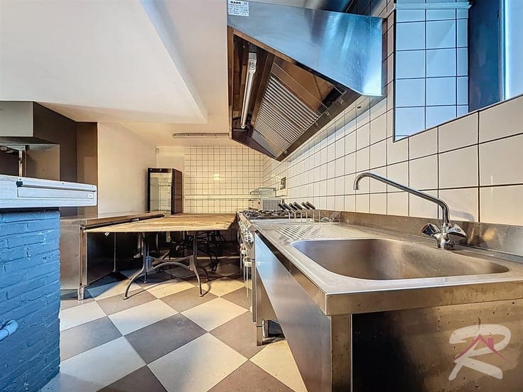 ESPACE COMMERCIAL (RESTAURANT + DIVERSES POSSIBILITES)