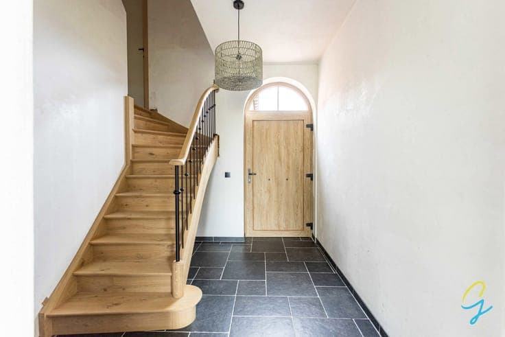 Exclusive newly built pastor-style home in Brakel