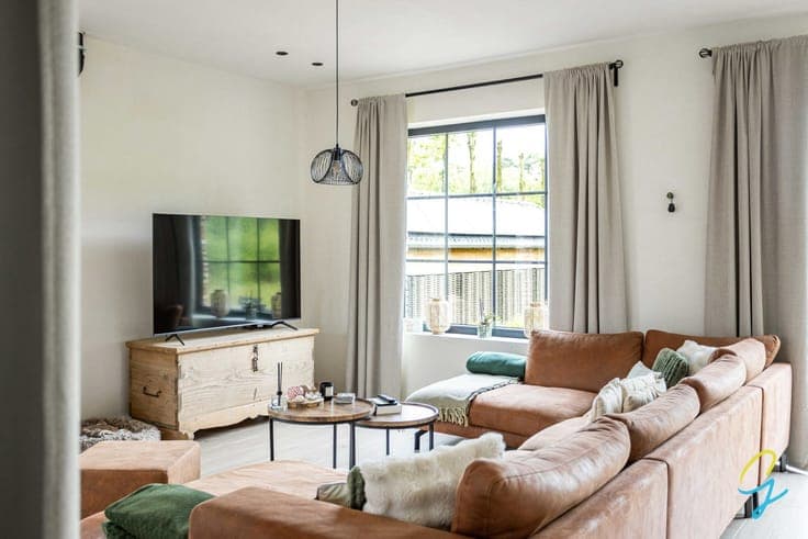 Exclusive newly built pastor-style home in Brakel