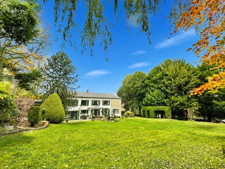 Villa on a 1,700 m² garden at Lac de Genval
