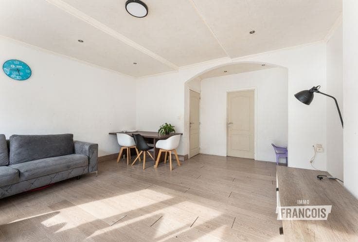 Commercially located business with attached residence in Bl…
