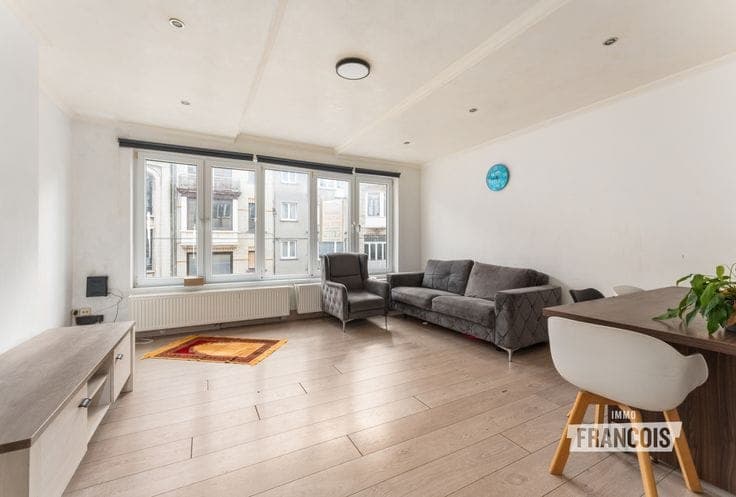 Commercially located business with attached residence in Bl…
