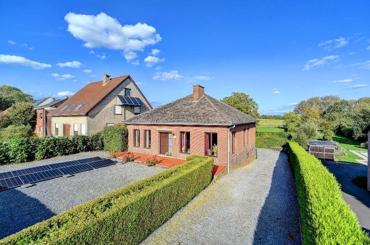 Detached home with open field views in Bekkevoort