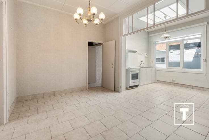 Verrassend ruime rijwoning te Melle!
