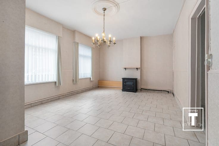 Verrassend ruime rijwoning te Melle!