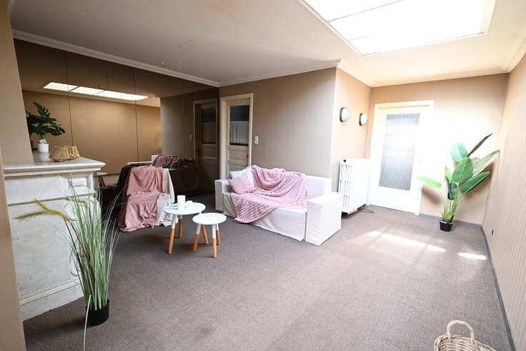 CENTRAAL gelegen WONING mét DUBBELE GARAGE!!