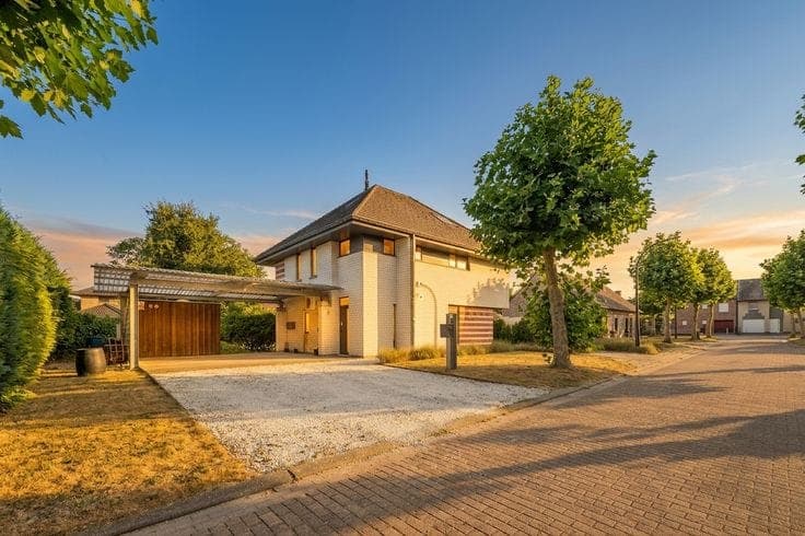 Move-in ready and energy-efficient family home with 3 bedro…