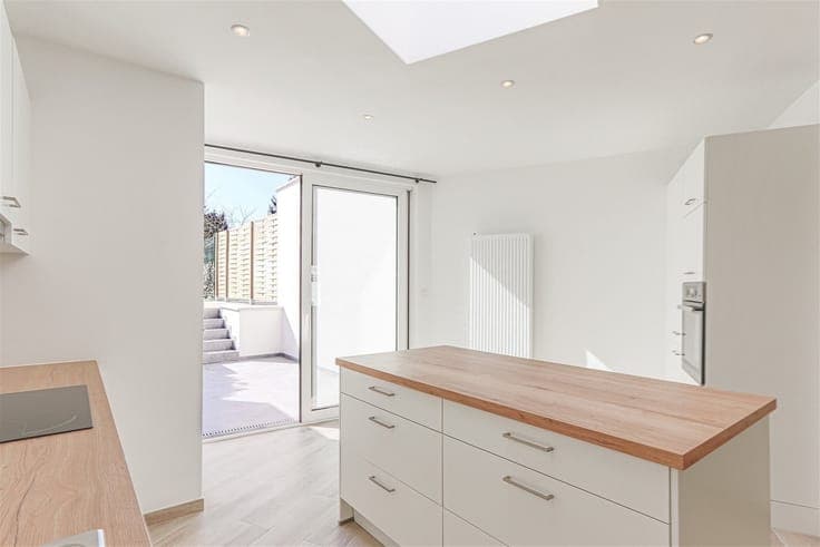 100% RENOVATED HOUSE - 3BR + GARDEN - 115M²