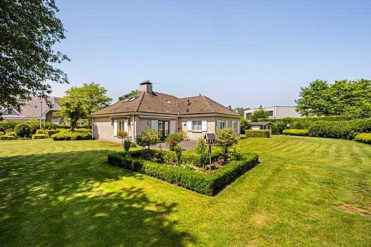 Residence in exceptional location in the heart of Hoogstrat