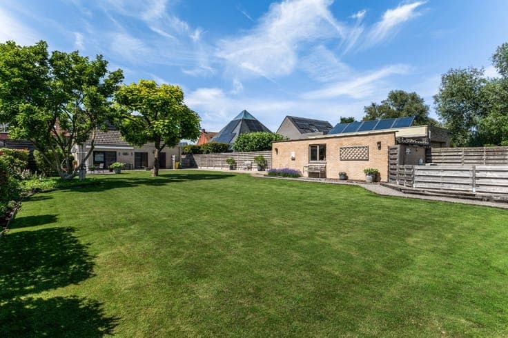 INSTAPKLARE EN ENERGIEZUINIGE WONING OP PERCEEL VAN 1.383...