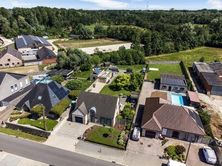 INSTAPKLARE EN ENERGIEZUINIGE WONING OP PERCEEL VAN 1.383...