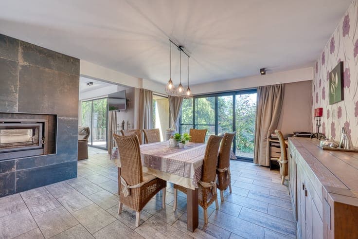 Landelijk gelegen woning met 3 slaapkamers, garage en tui...