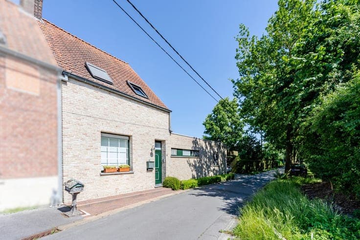 Semi-detached home with large garden