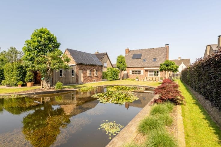 Landelijke, instapklare woning op rustige ligging.