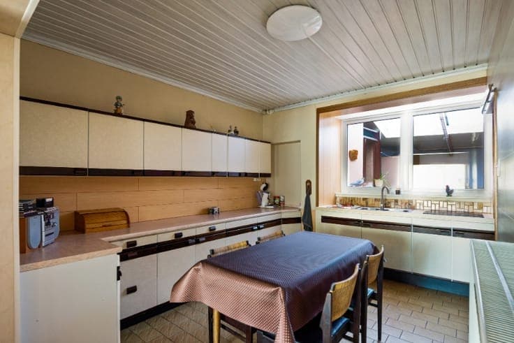 Te moderniseren EGW met 3 SLK, tuin en garage