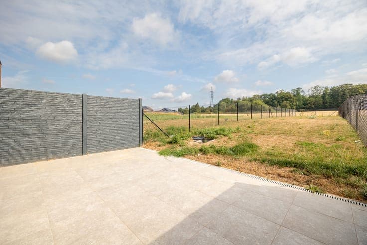 Contemporary house to customize – closed structural work
