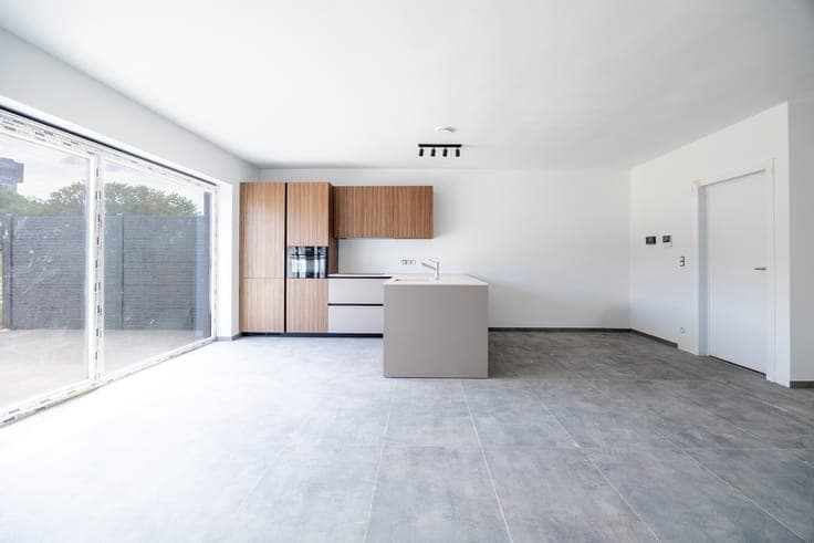 Contemporary house to customize – closed structural work