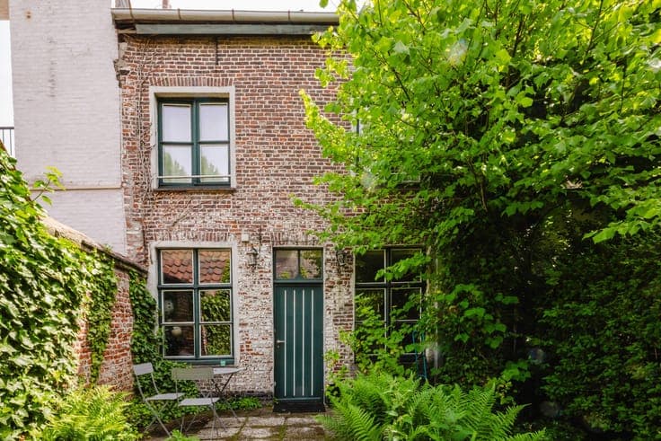 Opbrengsteigendom te koop met 4 verhuurde units in Gent