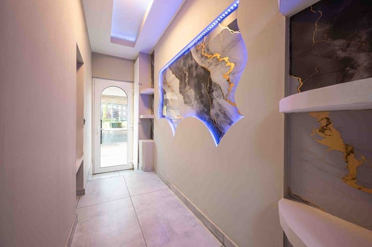 Renovated 4-bedroom house in station district
