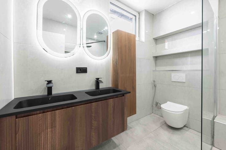 Renovated 4-bedroom house in station district