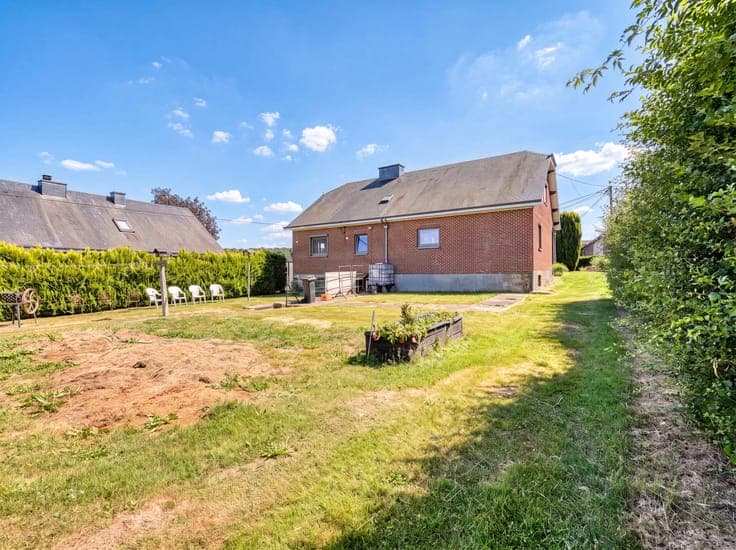 Maison 4 façades avec dépendance aménagée et superbe jardin
