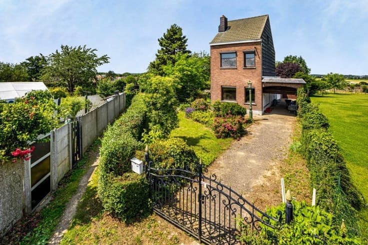 House in Sint-Pieters-Leeuw