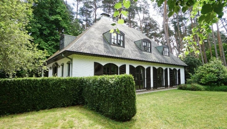 Stijlvolle villa van 275m² op 20 are met bureel, 4 slaapk...