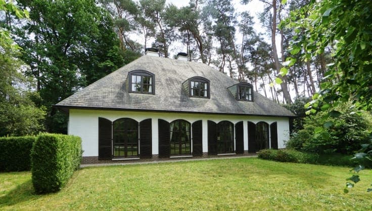 Stijlvolle villa van 275m² op 20 are met bureel, 4 slaapk...